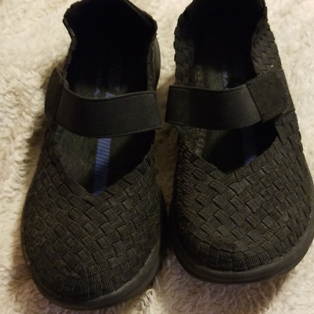 Athletic flats